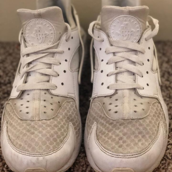 Nike Huaraches - Picture 2 of 3